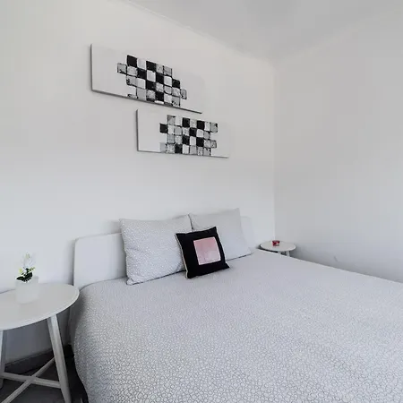 Let The Sun In - Walking To The By Algarve Dream Holidays *