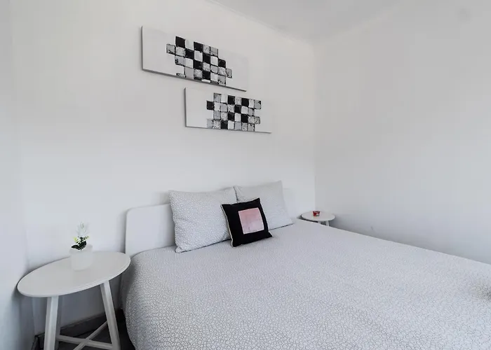 Let The Sun In - Walking To The By Algarve Dream Holidays *