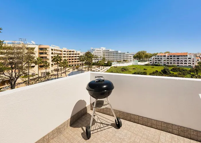 Let The Sun In - Walking To The By Algarve Dream Holidays *